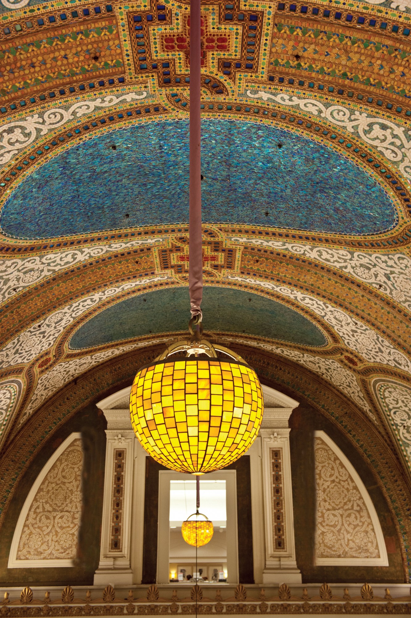 tour-tiffany-treasures-in-chicago